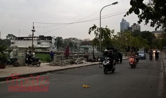 Ngày 24/2, tiếp tục cưỡng chế phá dỡ nhà nổi, du thuyền trên Hồ Tây ảnh 6